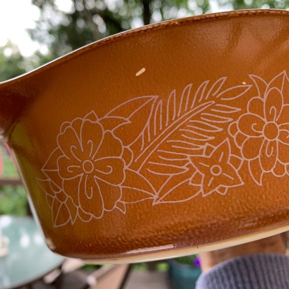 Vtg Pyrex Woodland Pattern (White on Light Brown) Casserole Dish #472-B - 1.5 Pt - Picture 14 of 15